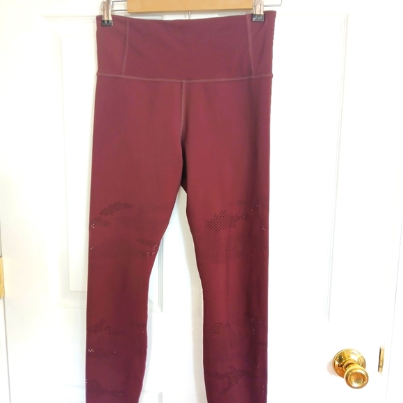 Athleta Leggings Womens Small Maroon Persistence Laser Cut 7/8 Tight Vented S - Picture 2 of 6
